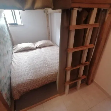 Casa de hóspedes H2a Aroeira (Setubal)